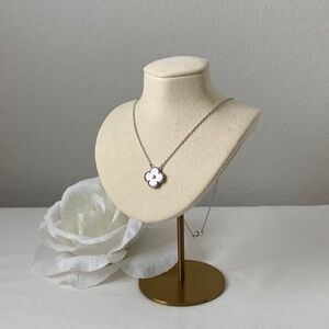silver clover necklace